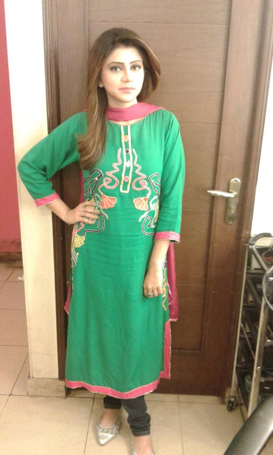  مسلسلات اون لاين يكشف حصريا: فيديو سقوط ووفاة مذيعة باكستانية قديم والمذيعة بخير صورة رقم 4