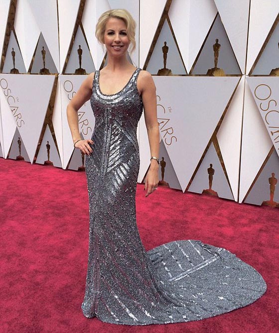 بالفيديو.. من هي صاحبة الفستان الاحمر التي فتنت ترامب؟! صورة رقم 4