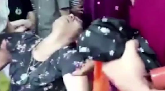  شاهد ماذا حدث لامرأة عندما عرفت سعر سوار كسرته بالخطأ! صورة رقم 1