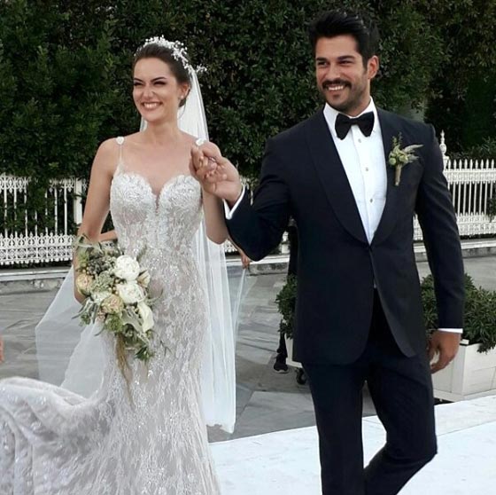 فيديوهات وصور زفاف النجمين التركيين بوارك أوزجيفيت وفهرية إيفجان صورة رقم 10