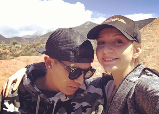 فتاة تقتل صديقها بالرصاص عن طريق الخطأ في استعراض على يوتيوب صورة رقم 2