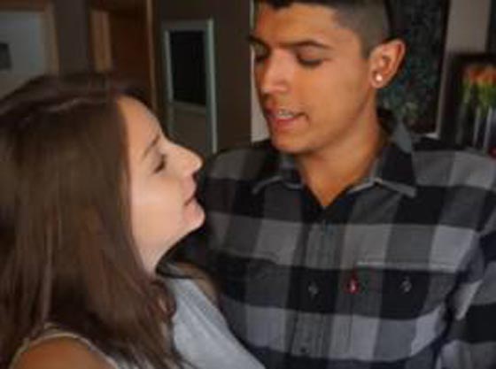 فتاة تقتل صديقها بالرصاص عن طريق الخطأ في استعراض على يوتيوب صورة رقم 7