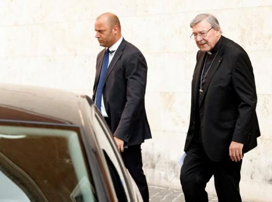 اتهام احد مساعدي بابا الفاتيكان رسميا بفضيحة الاعتداء على الاطفال صورة رقم 2