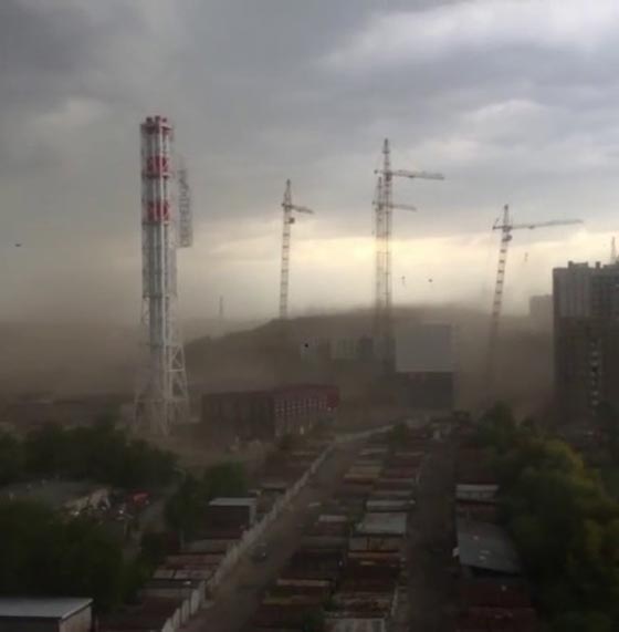 فيديو وصور.. قتلى وجرحى في اعنف عاصفة تضرب موسكو صورة رقم 12