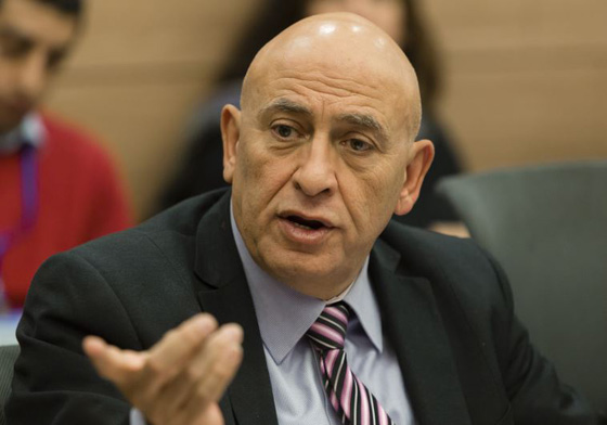 اطلاق سراح رئيس الوزراء الاسرائيلي السابق اولمرت ودخول النائب العربي باسل غطاس السجن صورة رقم 5