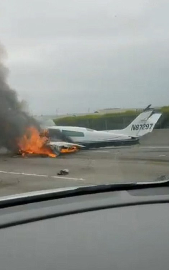 فيديو مثير.. تحطم طائرة صغيرة على طريق سريع في كاليفورنيا صورة رقم 6