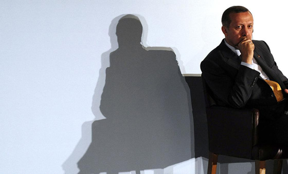 في مشهد مرعب.. الشرطة التركية تعتقل عالما في طريقه الى المريخ! صورة رقم 6