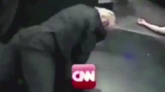 فيديو غريب.. ترامب يطرح سي ان ان ارضا على حلبة مصارعة مجنونة صورة رقم 3