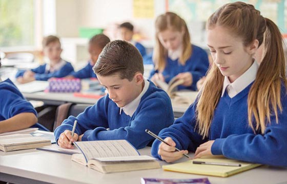 مدارس بريطانيا تحارب ظاهرة تأخر الطلاب عن الدوام بفرض غرامات على الاهل! صورة رقم 2