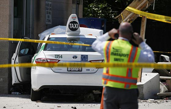  سيارة تدهس 10 اشخاص قرب مطار لوغان الدولي ببوسطن صورة رقم 5