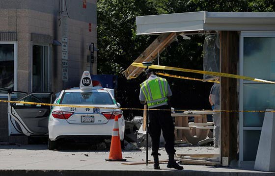  سيارة تدهس 10 اشخاص قرب مطار لوغان الدولي ببوسطن صورة رقم 4