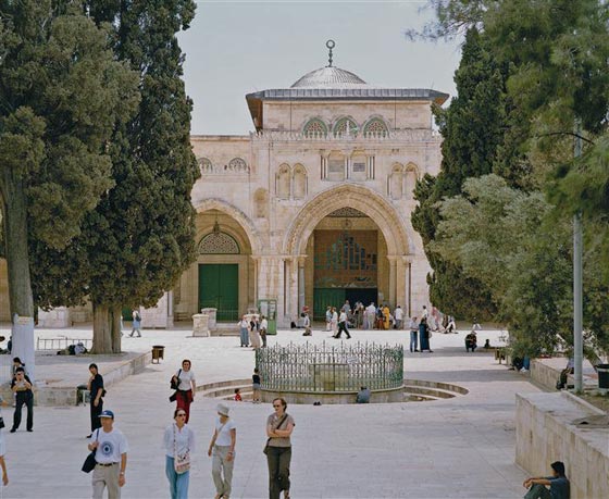 إسرائيل تسمح لأعضاء الكنيست بـ (اقتحام) المسجد الأقصى صورة رقم 5