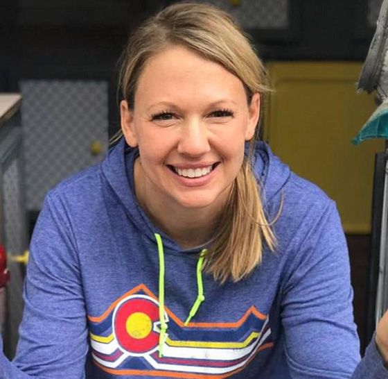 دب مرعب يتسلل الى منزل ويتجول على راحته بحثا عن طعام.. فيديو صورة رقم 6