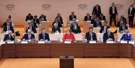 البابا قلق من تحالفات خطرة جدا بين قوى لديها نظرة مشوهة في قمة الـ20 صورة رقم 5