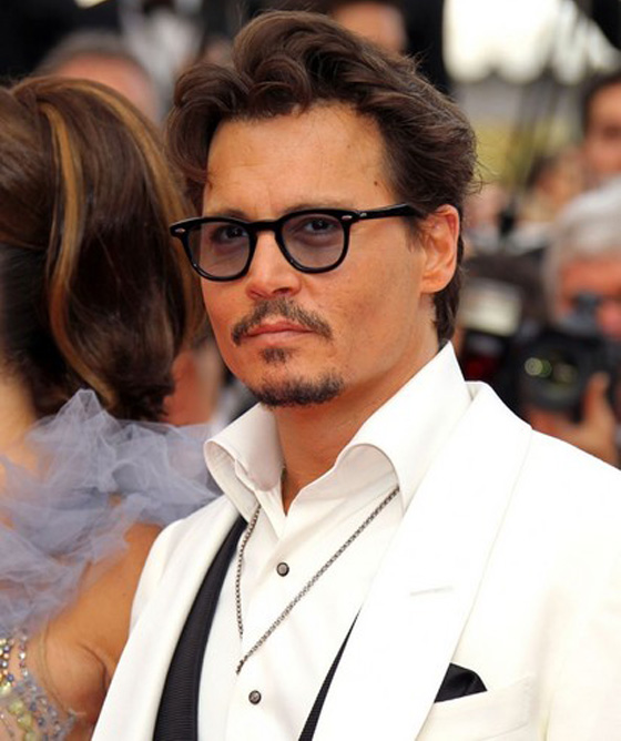 8 نجوم لن تصدّق إنهم تجاوزوا الـ50 منهم شاروخان عمرو دياب ومحمد هنيدى  صورة رقم 3