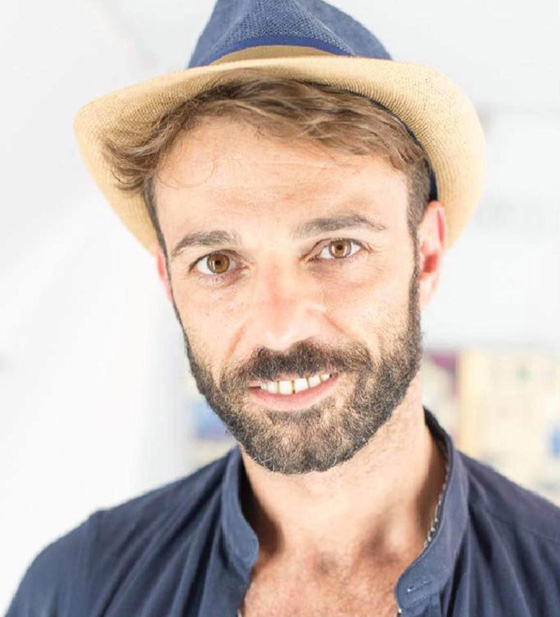 بالفيديو.. لحظة سقوط لاعب أكروبات من ارتفاع شاهق في حفل موسيقي صورة رقم 9