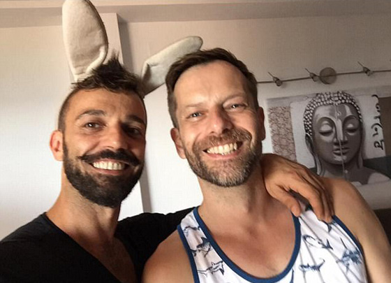 بالفيديو.. لحظة سقوط لاعب أكروبات من ارتفاع شاهق في حفل موسيقي صورة رقم 13