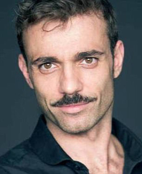 بالفيديو.. لحظة سقوط لاعب أكروبات من ارتفاع شاهق في حفل موسيقي صورة رقم 14