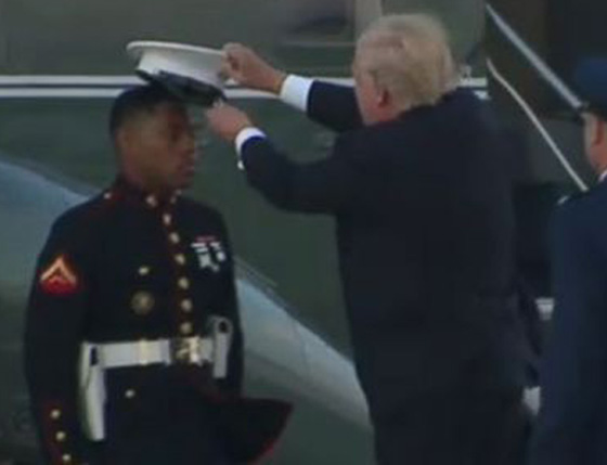 بالفيديو.. الهواء يعاكس ترامب و