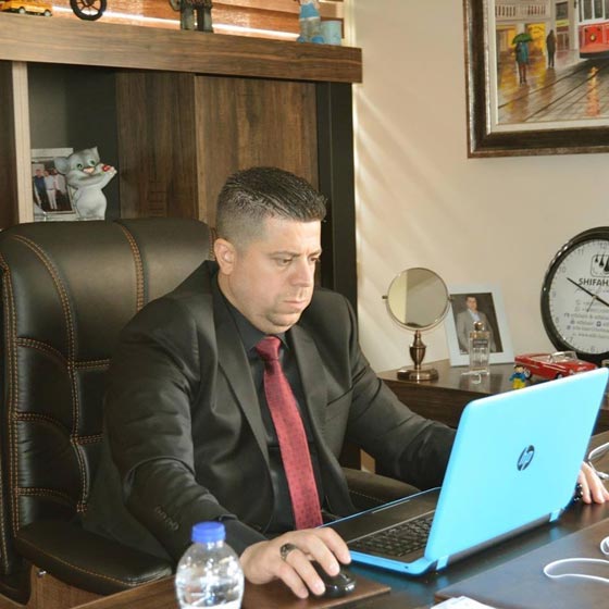 رئيس سوريا الجديد.. رجل أعمال يشعل مواقع التواصل الاجتماعي صورة رقم 14