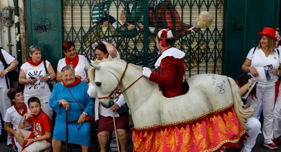 إسبانيا: إصابة شخصين بالمهرجان السنوي للثيران .. فيديو وصور صورة رقم 6