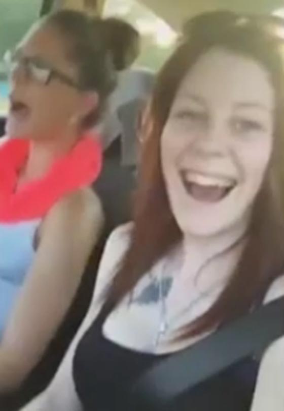 فتاة توثق لحظة مقتلها بحادث سير مروع على فيسبوك.. فيديو صورة رقم 1