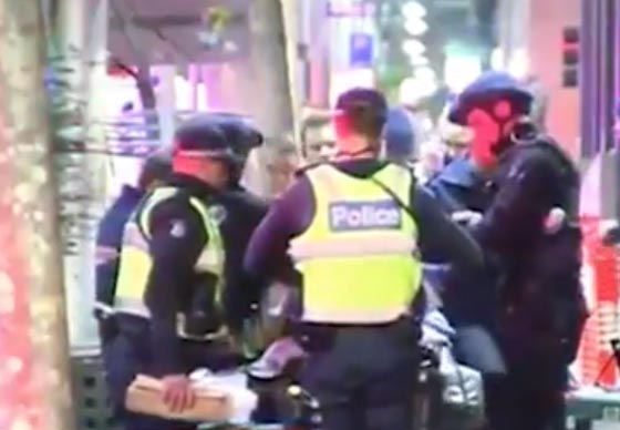 حفلة تنكرية تنتهي بفاجعة بعد اطلاق الشرطة النار على عاشقين بالخطأ صورة رقم 3