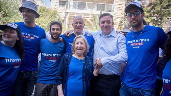 آفي غاباي ابن مهاجر مغربي ينافس على رئاسة حكومة اسرائيل صورة رقم 6