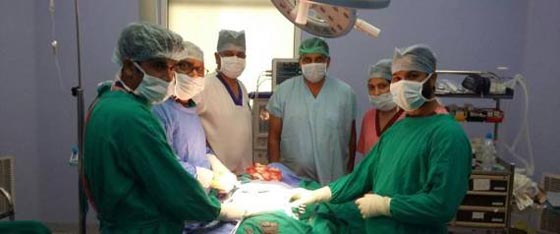 رجل هندي حير الاطباء بعد ان عثروا على 150 دبوسا غرست في جسده صورة رقم 10