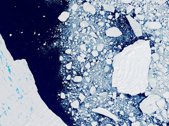  انفصال جبل جليدي وزنه تريليون طن عن القارة القطبية صورة رقم 5