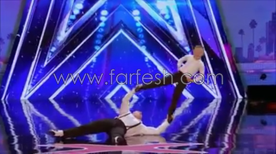 اب وابنه يشعلان مسرح اميركان جوت تالنت بعرض مبهر.. فيديو صورة رقم 12
