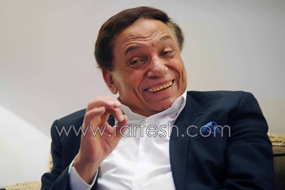 عادل امام يصدم جمهوره بصورة بعيدا عن الاضواء.. وهذه حقيقة شكله! صورة رقم 7