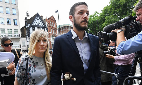 طفل يهز العالم.. المحكمة قضت بقتله امام والديه وترامب والبابا يتدخلان صورة رقم 11