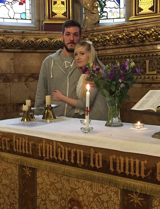 طفل يهز العالم.. المحكمة قضت بقتله امام والديه وترامب والبابا يتدخلان صورة رقم 13