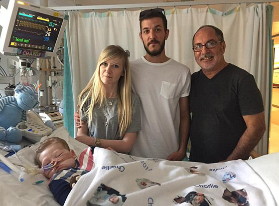 طفل يهز العالم.. المحكمة قضت بقتله امام والديه وترامب والبابا يتدخلان صورة رقم 14