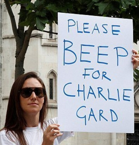 طفل يهز العالم.. المحكمة قضت بقتله امام والديه وترامب والبابا يتدخلان صورة رقم 38