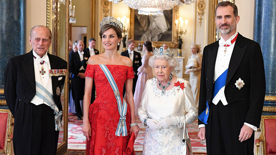 صور وفيديو: اجمل اطلالة للاميرة كيت ميدلتون صورة رقم 11