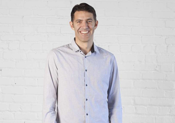   مهندس يسافر يوميا 6 ساعات بالطائرة ليصل الى عمله! صورة رقم 1