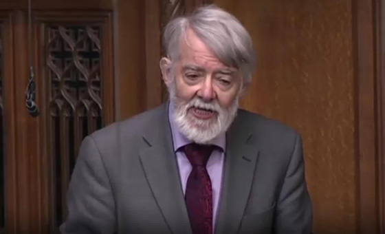 نائب بريطاني يدعو الناس إلى تناول القنب الهندي صورة رقم 1