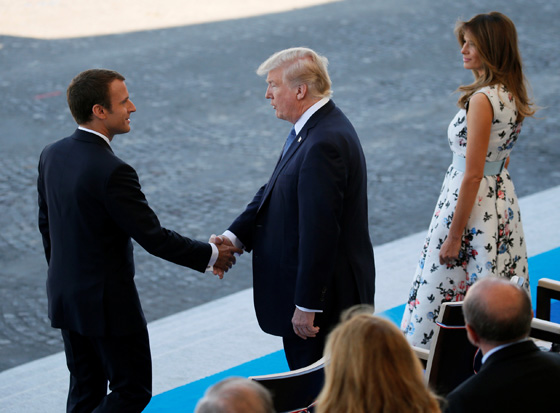 ترامب عن ماكرون: شخص قوي وذكي ويحب ان يمسك يدي!! صورة رقم 9