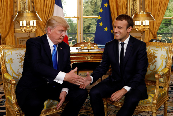 ترامب عن ماكرون: شخص قوي وذكي ويحب ان يمسك يدي!! صورة رقم 15