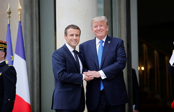 ترامب عن ماكرون: شخص قوي وذكي ويحب ان يمسك يدي!! صورة رقم 19