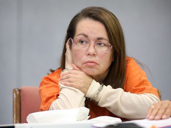 ببغاء شاهد على جريمة قتل وتردد عبارة 