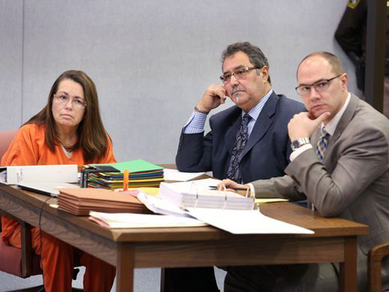 ببغاء شاهد على جريمة قتل وتردد عبارة 