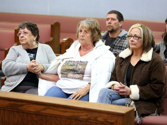 ببغاء شاهد على جريمة قتل وتردد عبارة 