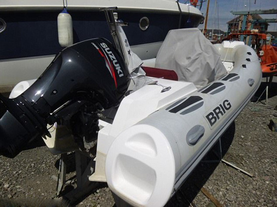 مدير مؤسسة خيرية للمشردين يسرق الملايين ليعيش حياة بذخ ورفاهية! صورة رقم 5