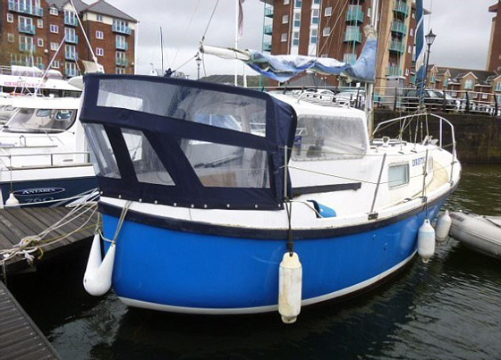 مدير مؤسسة خيرية للمشردين يسرق الملايين ليعيش حياة بذخ ورفاهية! صورة رقم 6