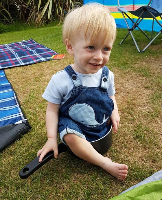 فيديو مؤثر.. طفل يمشي أولى خطواته قبل خضوعه لجراحة بترت فيها ساقه! صورة رقم 8