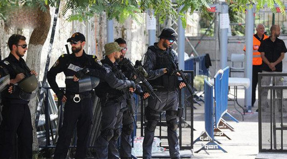 اسرائيل لن تزيل كاشفات المعادن من مداخل الاقصى وابو مازن يحذر! صورة رقم 2