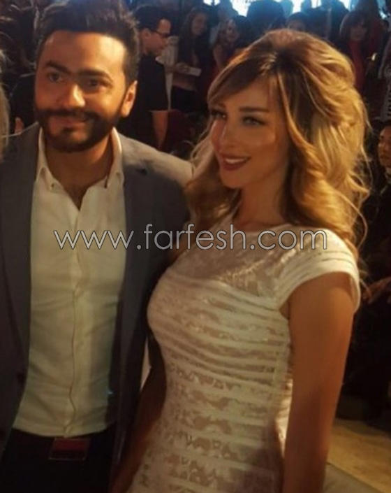 فيديو تامر حسني يعتذر لزوجته المغربية بسمة بوسيل على الهواء  صورة رقم 8